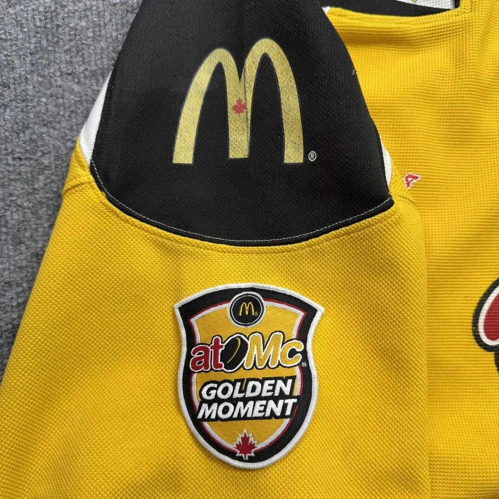 Phillip 17 Canada McDonald atoMc Force Hockey Jersey Mens Medium Yellow Striped